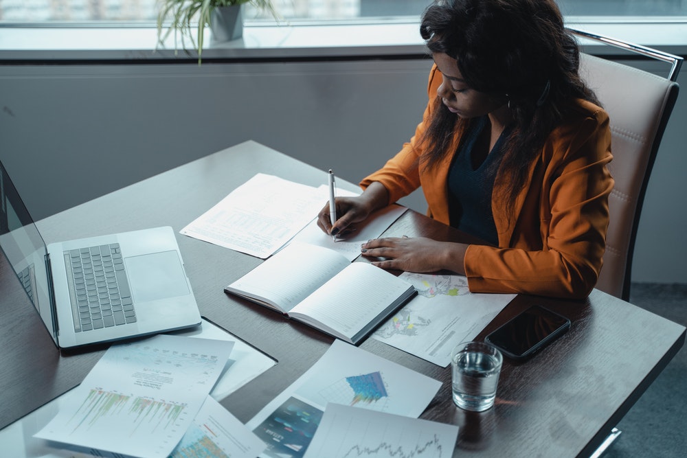 How To Compose A Literary Analysis Essay 2